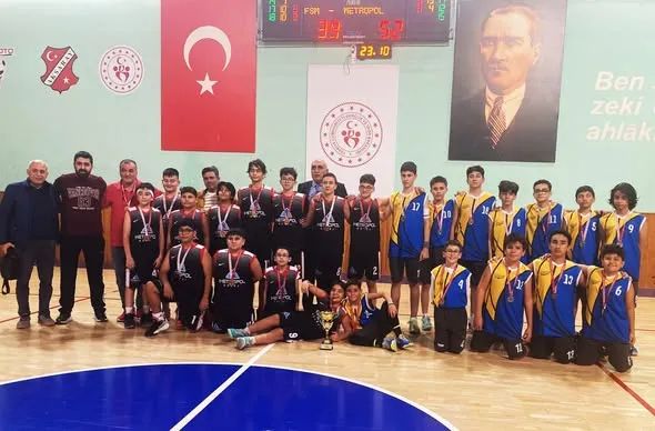 Aksaray’da “Cumhuriyet Kupası” Coşkusu Basketbol Müsabakalarıyla Yaşandı