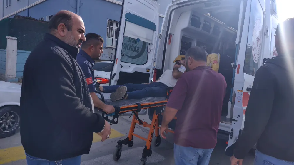 Aksaray’da Motosiklet Otomobile Çarptı: 1 Kişi Yaralandı