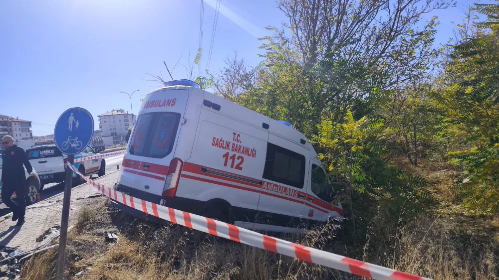 Aksaray’da Tatil Yolculuğu Kabusa Döndü: Ambulans ve Otomobil Çarpıştı, 7 Yaralı