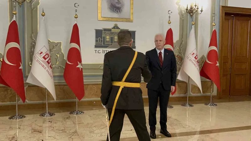 İstanbul Valisi Davut Gül Cumhuriyetin 102. Yılında Tebrikleri Kabul Etti