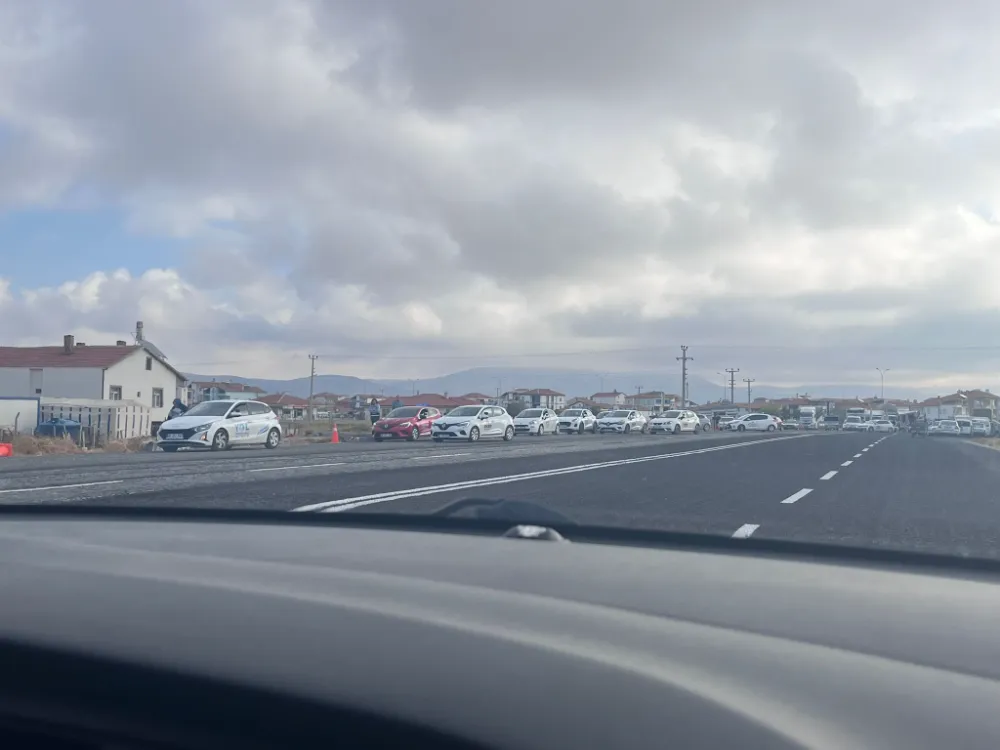 Aksaray’da Sürücü Adayları Zor Durumda: Eğitim Alanı Söküldü, Yenileme Hâlâ Yapılmadı