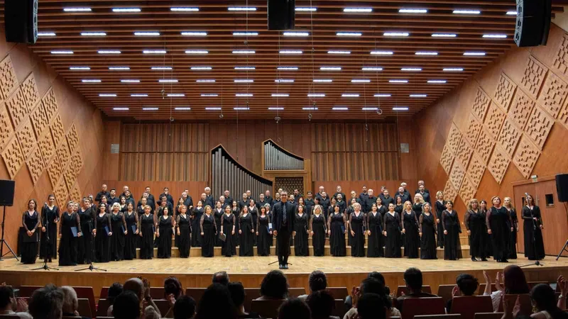 646 Ses Cumhuriyet İçin Tek Koro Oluyor