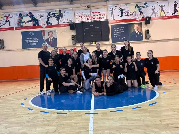 Aksaray Belediyespor Hentbol Takımı, Genç Takımla Hazırlık Maçıyla İzmir’e Hazırlandı