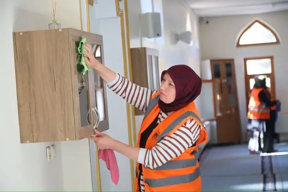 Aksaray Belediyesi’nden Cami ve İbadethanelerde Temizlik Hizmeti