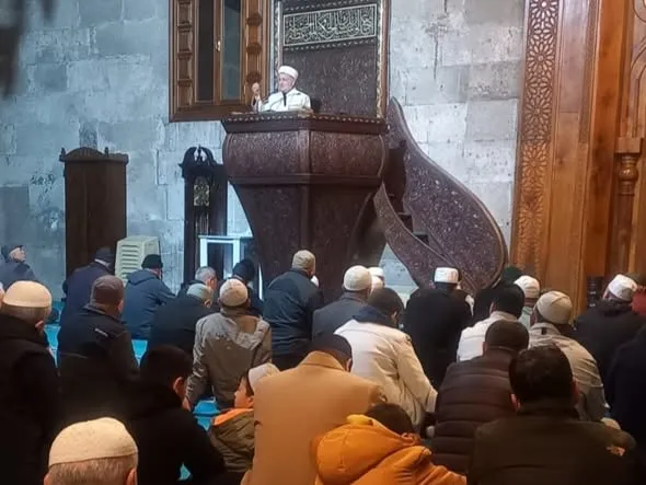 Aksaray’da “Ailece Camideyiz, Sabah Namazında Huzurdayız” Programı Ulu Cami’de Yoğun Katılımla Gerçekleşti