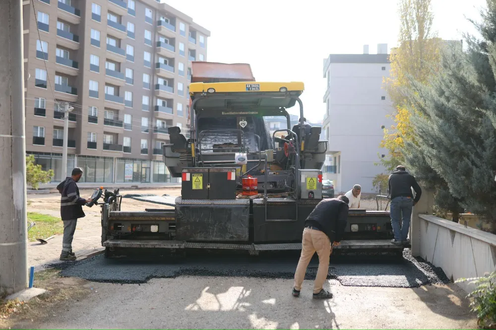 Aksaray Belediyesi’nden Hacılar Harmanı Mahallesi’ne Sıcak Asfalt Yatırımı