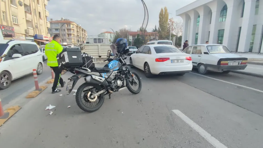 Bediüzzaman Bulvarı’nda Motosiklet Kamyonete Çarptı: 1 Kişi Yaralandı