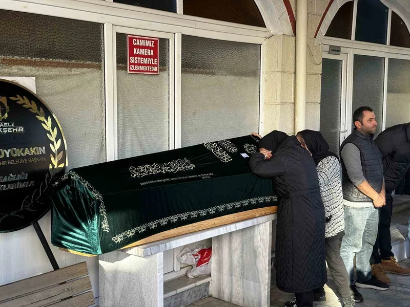 Fabrika yangınında ağır yaralanmıştı: Yıldız son yolculuğuna uğurlandı