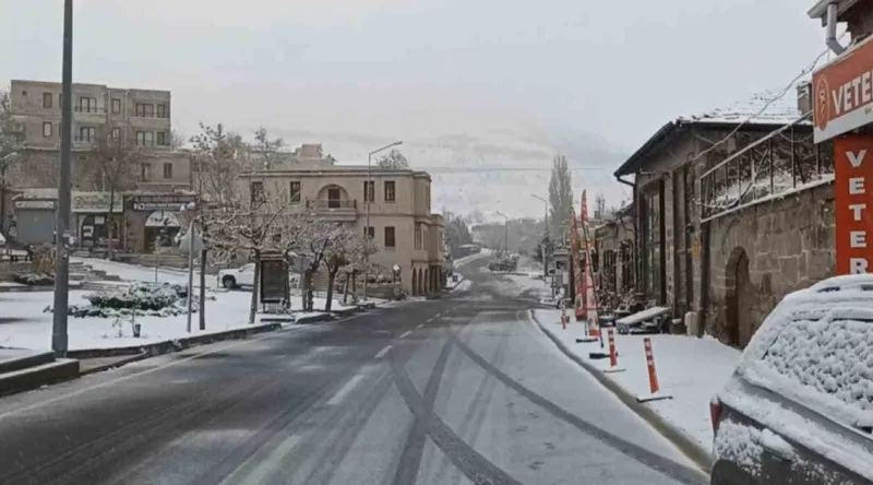 Güzelyurt ve Helvadere Beyaza Büründü