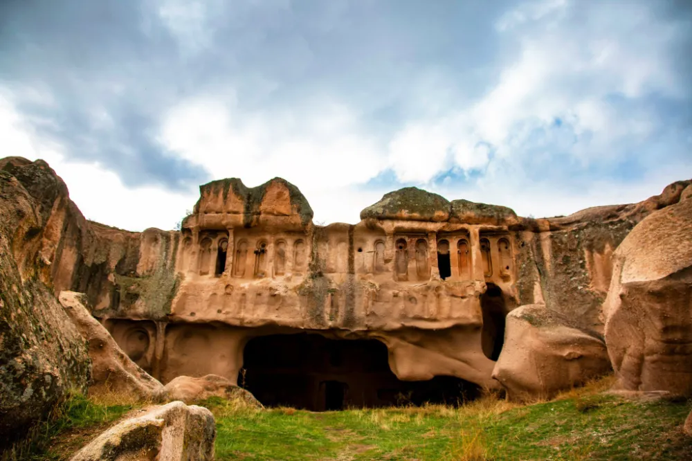 Ihlara Vadisi, Tarih ve Doğanın Büyüleyici Uyumu ile Ziyaretçilerini Ağırlıyor