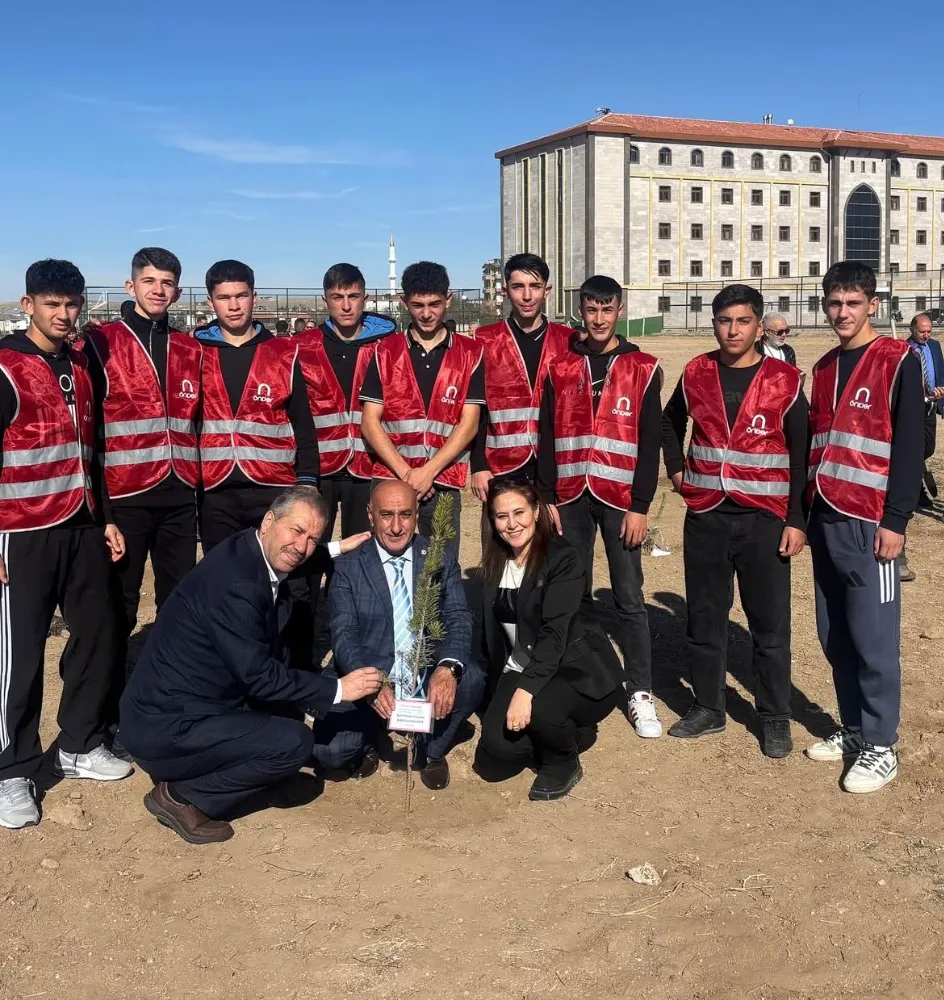 Aksaray’da “Türkiye Yeşeriyor, Gazze Güçleniyor” Programı Kanuni İmam Hatip Lisesi’nde Gerçekleştirildi