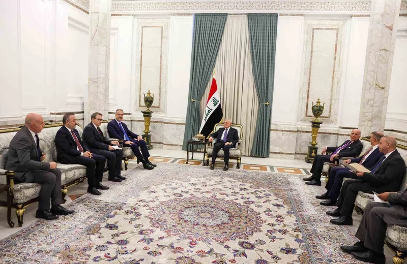 Dışişleri Bakanı Fidan, Irak Cumhurbaşkanı Reşid ile bir araya geldi
