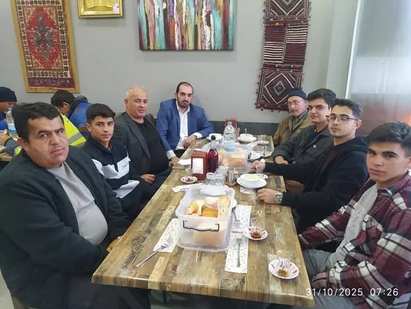 Sultanhanı’nda Köşk Camisinde Sabah Namazı Buluşması Gerçekleştirildi