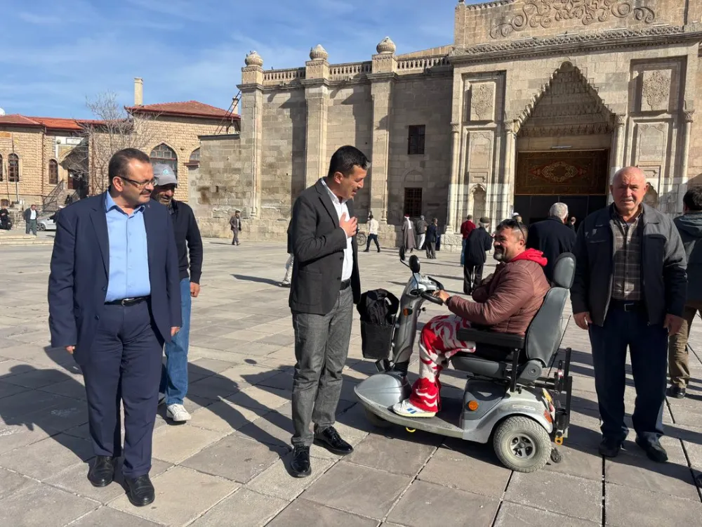 AK Parti Aksaray Teşkilatı Vatandaşlarla Cuma Sonrası Buluştu