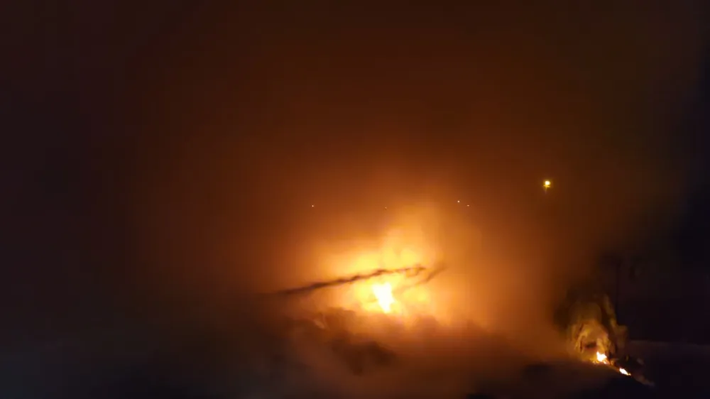 Geri Dönüşüm Deposunda Gece Saatlerinde Korkutan Yangın