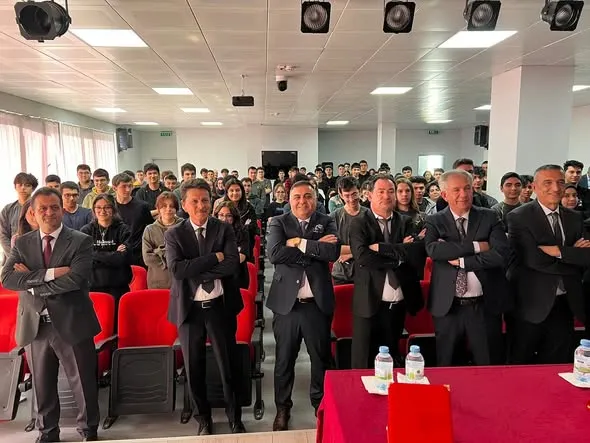 Türkiye’nin İlk Uzay Mühendisi Turgay Karakaş Aksaraylı Öğrencilerle Buluştu