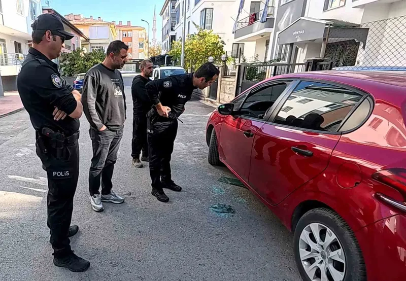 Boşanma aşamasındaki eşinin arabasının camını kırdı, KADES