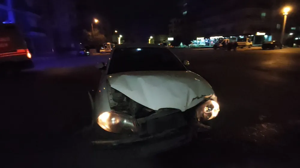 Aksaray’da Gece Saatlerinde Trafik Kazası: 1 Kişi Yaralandı