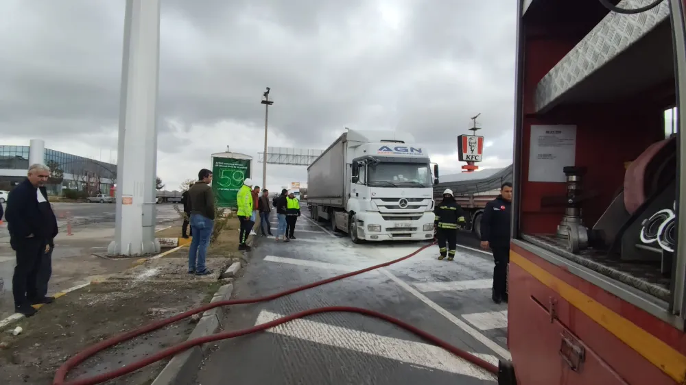 Aksaray’da Tırda Yangın Paniği: Sürücünün Soğukkanlılığı Olası Facianın Önüne Geçti