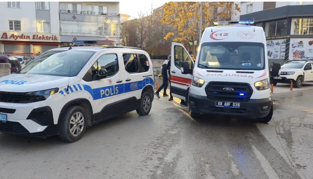 Aksaray’da Şakalaşma Kanlı Bitti: 15 Yaşındaki Çocuk Bacağından Yaralandı