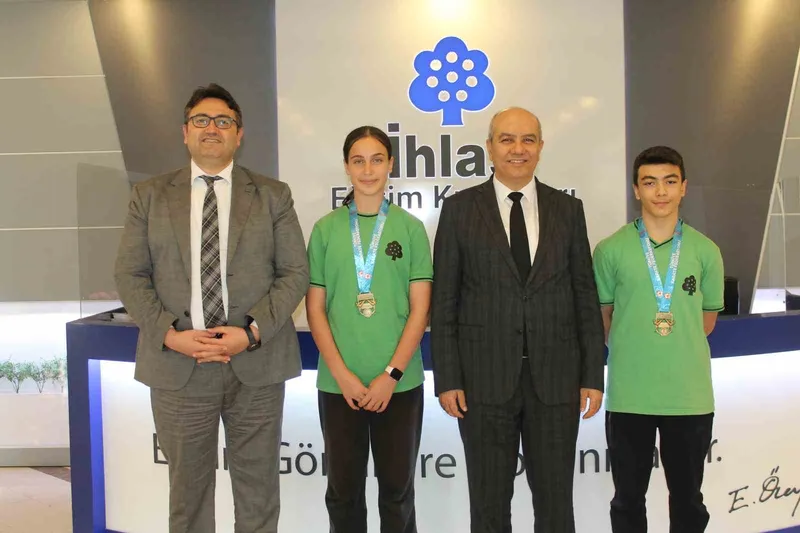 İhlas Koleji Öğrencileri Karatede Çifte Şampiyonluk Elde Etti