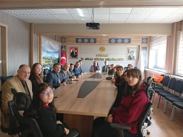 “Dilimizin Zenginlikleri” Projesinde Örnek Öğrenciler Ödüllendirildi