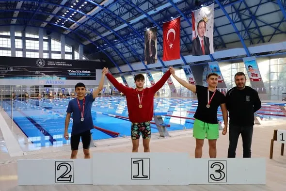 Aksaray’da Genç Yüzücüler İl Birinciliği İçin Yarıştı