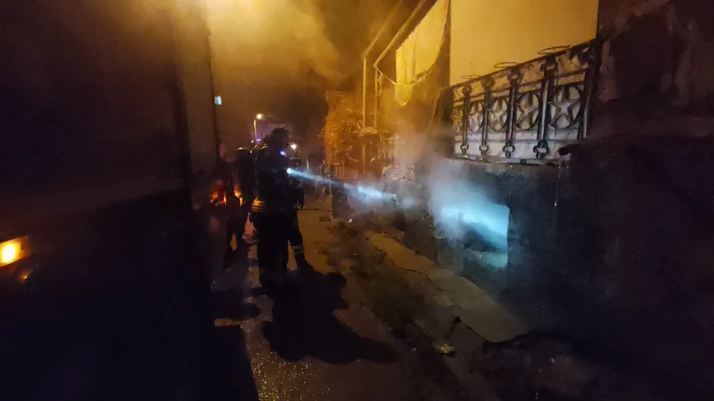 Kurtuluş Mahallesi’nde Bodrum Kat Yangını Korkuttu