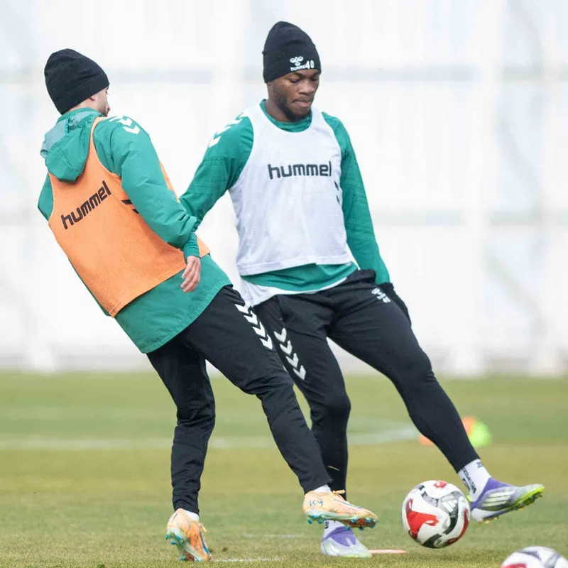 Konyaspor, Fenerbahçe Maçı İçin Çalışmalara Başladı