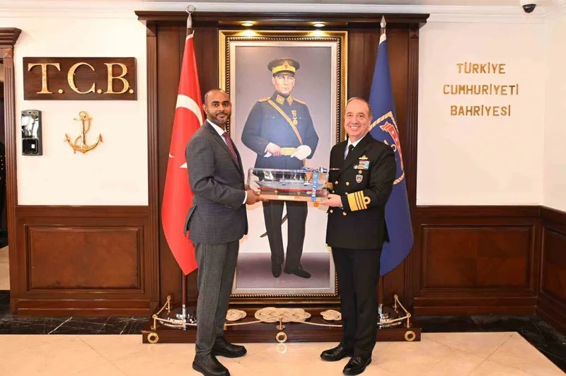 Somali Bakanı Nur, Deniz Kuvvetleri Komutanı Tatlıoğlu