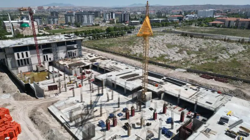 YENİ BELEDİYE BİNASI İÇİN ÇALIŞMALAR HIZ KESMEDEN DEVAM EDİYOR