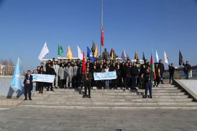 ASÜ’LÜLER: ATATÜRK’ÜN GÖSTERDİĞİ HEDEFLERDEN AYRILMAYACAĞIZ