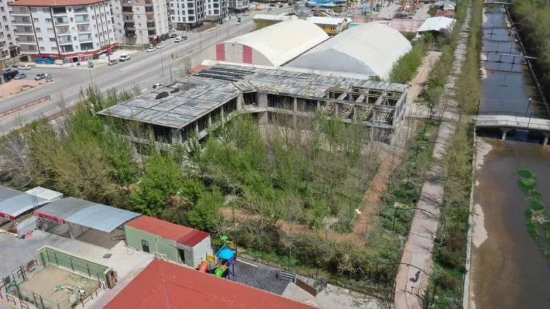 ENGELSİZ YAŞAM MERKEZİNDE İNŞAAT ÇALIŞMALARI DEVAM EDİYOR