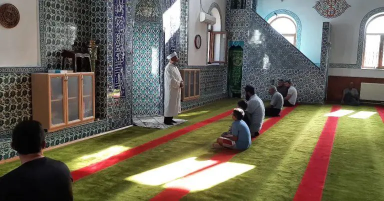 Müftü Işıldar, Karkın köyünde öğrencilerle bir araya geldi