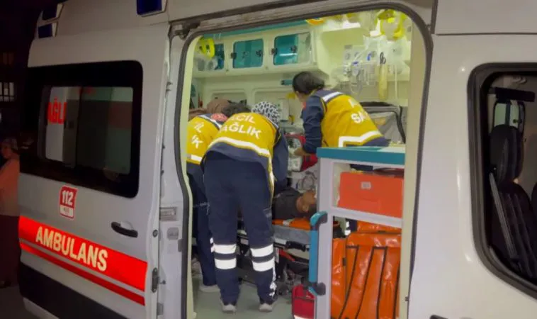 BAHÇEYE TOPU KAÇAN ÇOCUĞU ELEKTRİK ÇARPTI