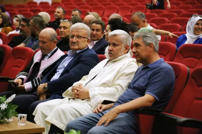 ASÜ TIP İLK MEZUNLARINI VERDİ