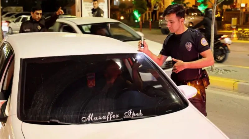 FİLMLER SÖKÜLÜYOR