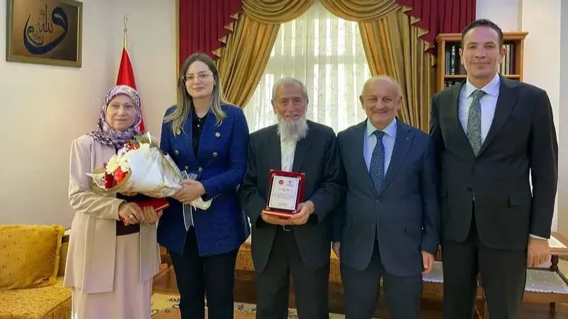 Aksaray Vali Yardımcısı ve İl Müftüsü, Hayırsever Çifti Ziyaret Etti