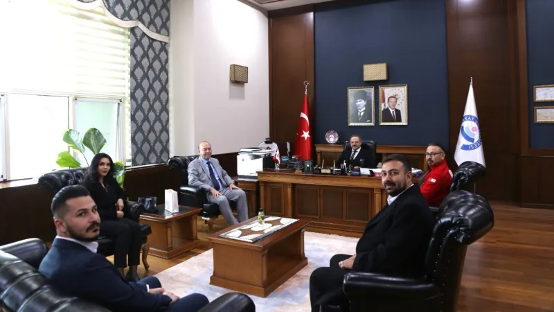 Türk Kızılay Aksaray İl Yönetimi, ASÜ Rektörü Arıbaş’ı Ziyaret