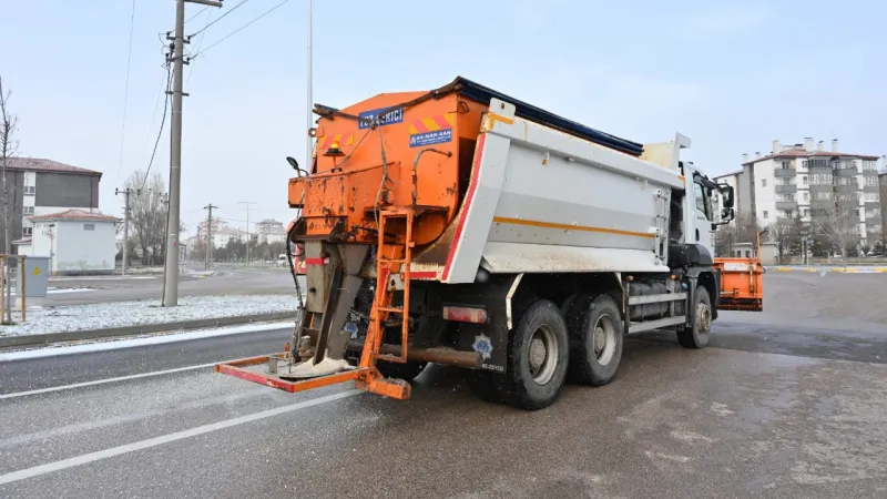 Bahar Beklenirken Kış Geri Döndü: Ekipler Sahada