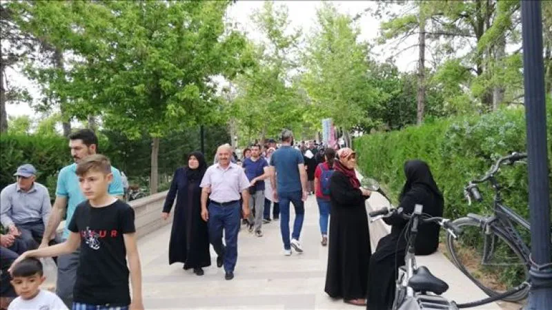 Arefe Günü Aksaray ve Köylerinde Mezarlıklar Doldu Taştı