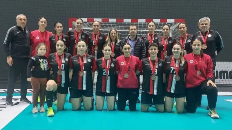 Kadın Hentbol Takımı Süper Lig Yolunda Onurlu Mücadele Verdi