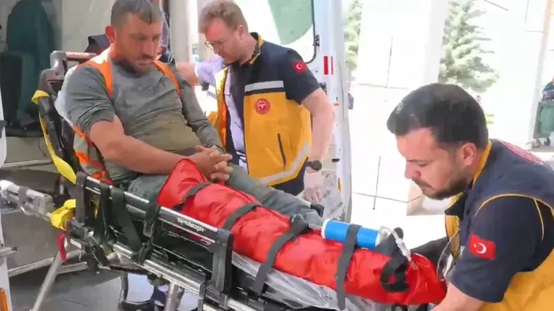 İnşaatta Bacağına Demir Düşen İşçi Yaralandı