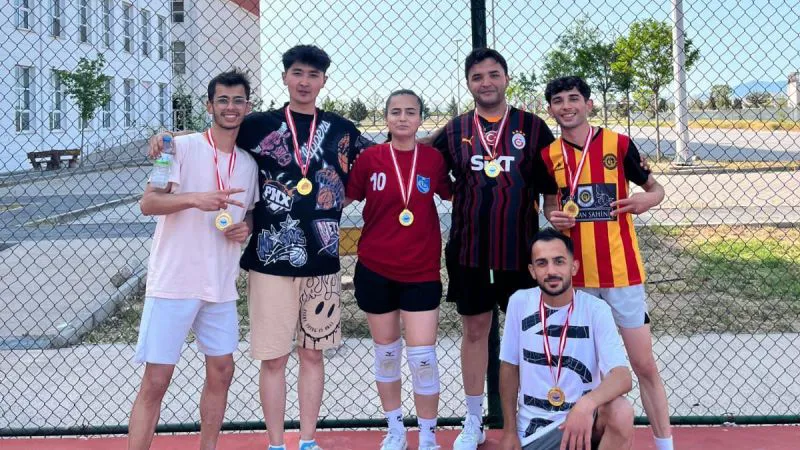 ASÜ Kampüsünde 19 Mayıs’a Özel Voleybol Turnuvası Heyecanı