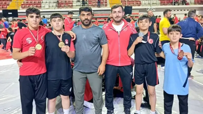 Aksaraylı Güreşçiler Türkiye Şampiyonası’nda Altınla Döndü
