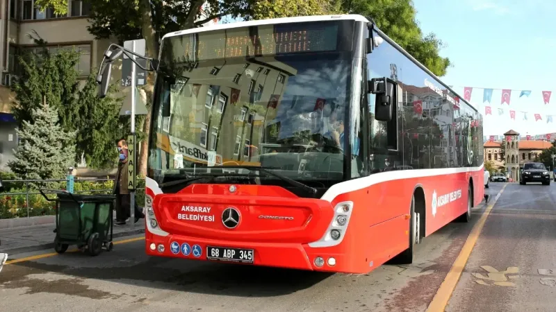 Aksaray’da Kırmızı Otobüs Seferlerine Yoğun İlgi: Akşam Saatleri İçin Yeni Talep Gündemde
