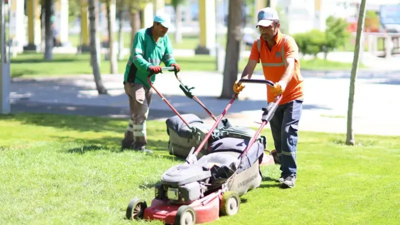 Aksaray Belediyesi’nden Selçuklu Parkı’na Düzenli Bakım ve Temizlik