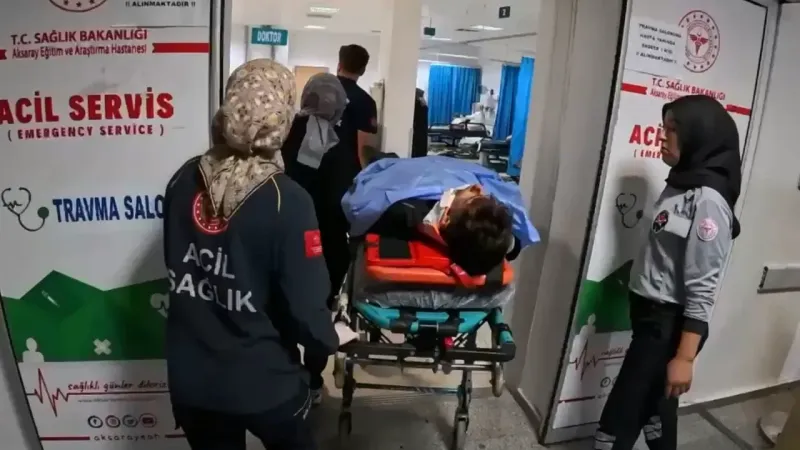 Aksaray’da ‘Dur’ İhtarına Uymayan Sürücü Polise Çarptı: Tutuklandı