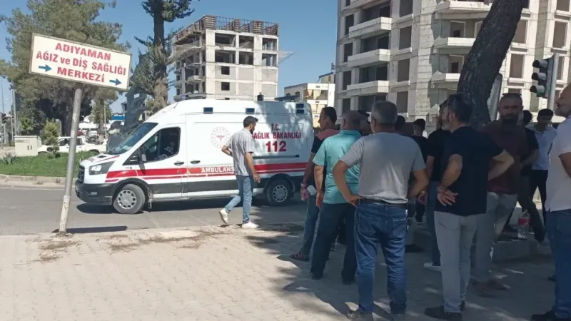 Adıyaman’da Direksiyon Başında Ekmeğin Boğazına Kaçtığı Sürücü Hayatını Kaybetti