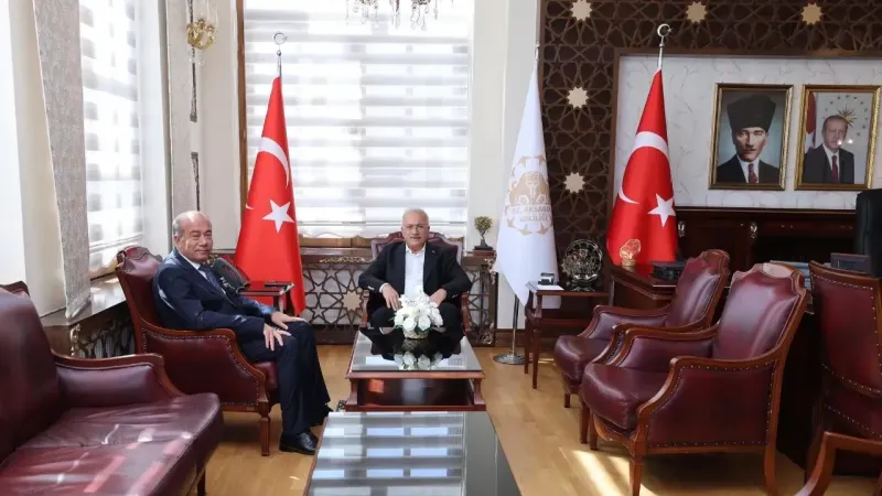 Vali Kumbuzoğlu, Yenikent Belediye Başkanı Altınsoy’u Kabul Etti